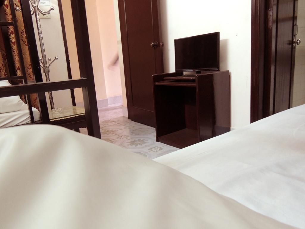 Halong Happy Hostel (Adults Only) Ha Long Exterior photo