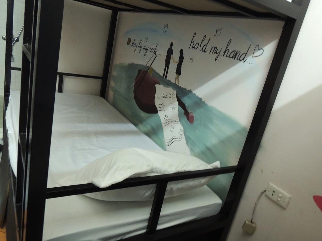 Halong Happy Hostel (Adults Only) Ha Long Exterior photo