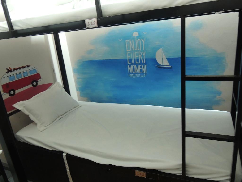 Halong Happy Hostel (Adults Only) Ha Long Exterior photo