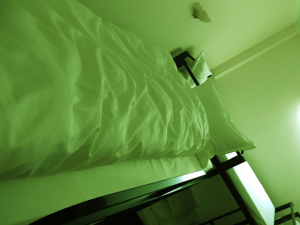 Halong Happy Hostel (Adults Only) Ha Long Exterior photo